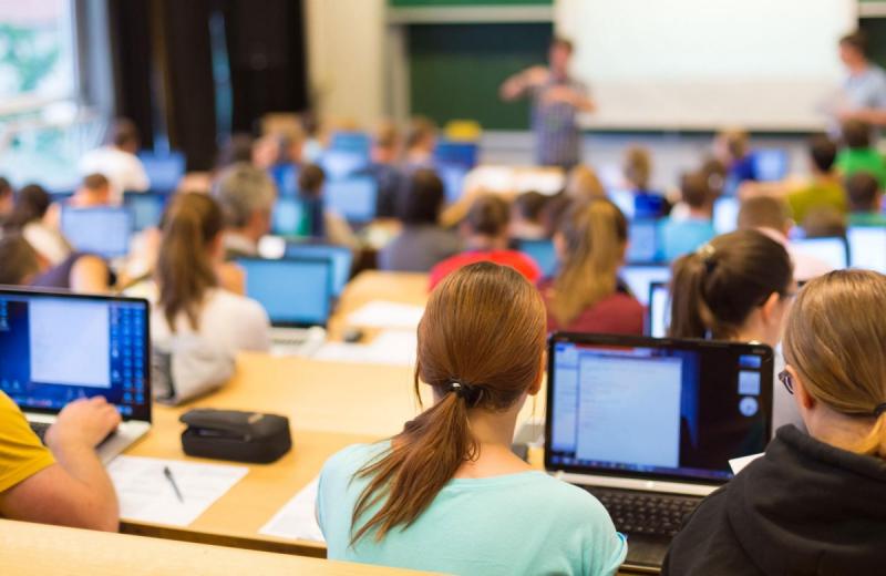 Global EdTech & Smart Classroom Market