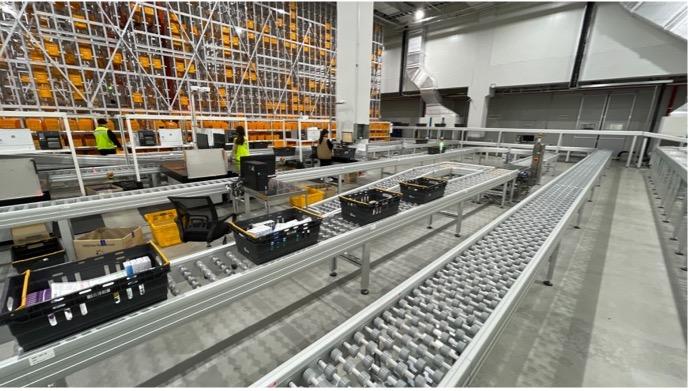 Conveyor systems in Logistics, exceptional clean and sleek.