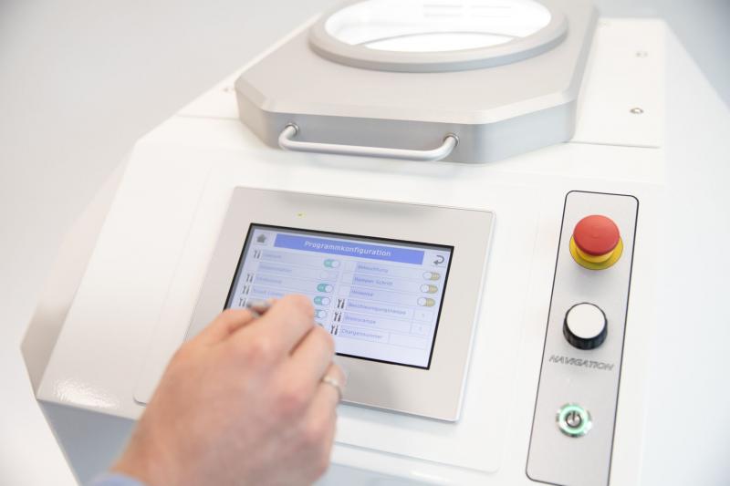 Mixing new formulations for products with the Hauschild SpeedMixer® with sensor integration and automatic pot cooling system