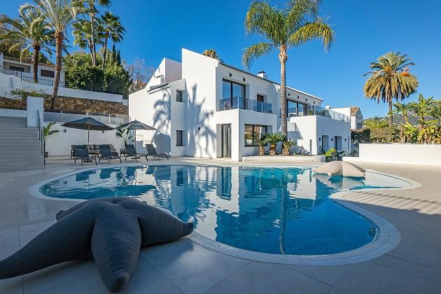 Holiday home ownership at its luxurious best - the stately exterior of Villa Alcala in Marbella - 425,888 Euros for one eighth