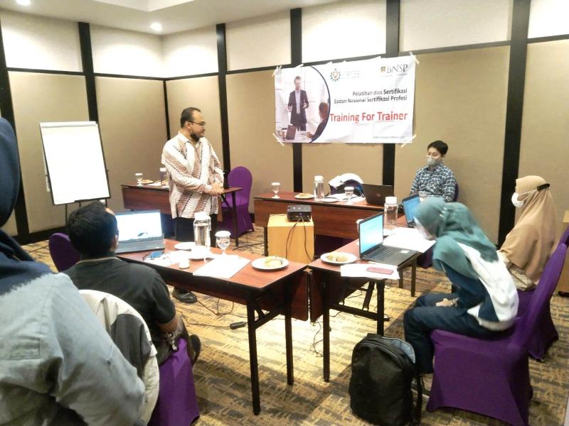 Training for trainer sertifikasi BNSP - Tenaga Kerja Kompeten Indonesia - Futaba Industrial Indonesia
