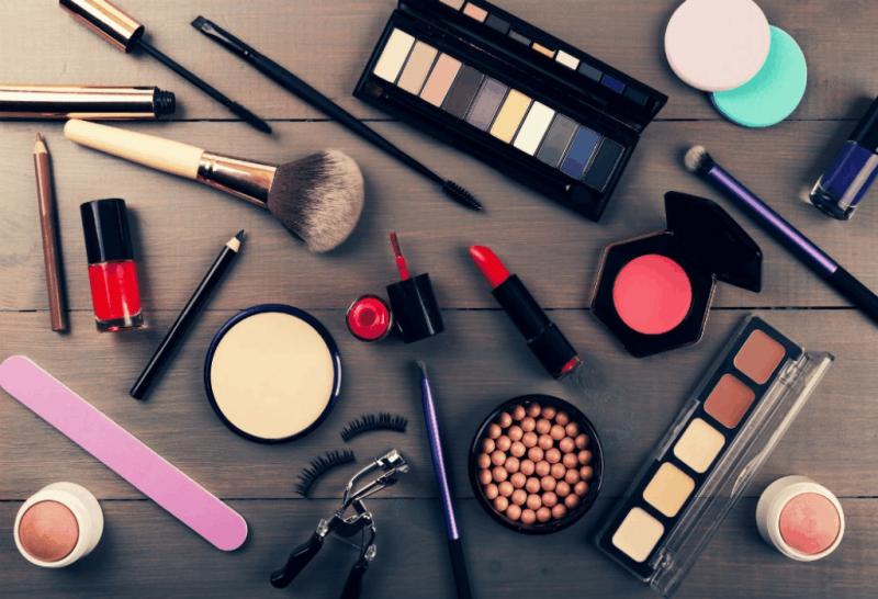 Global Womens Cosmetics Market