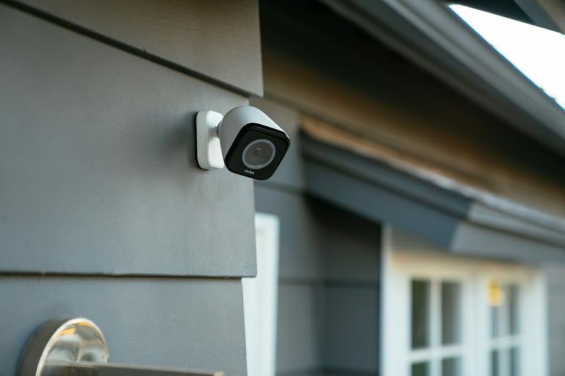 Global Smart Camera for Security & Surveillance Market