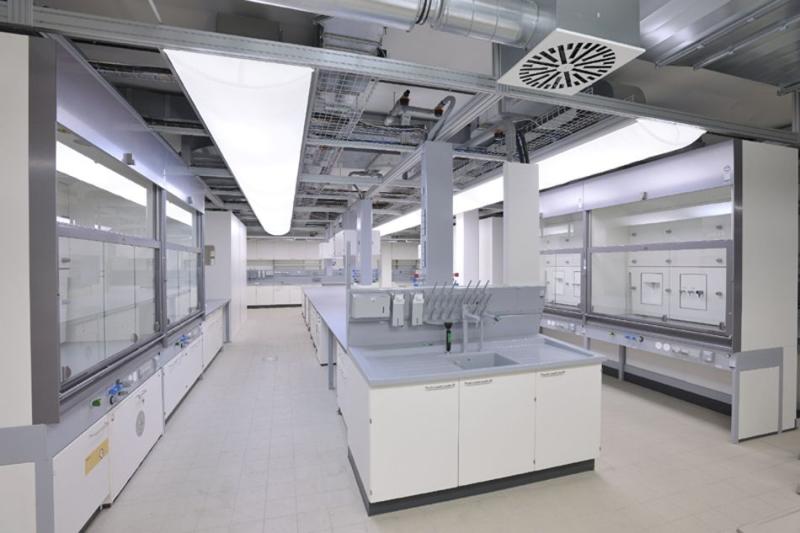 Global Laboratory Fume Hoods Market