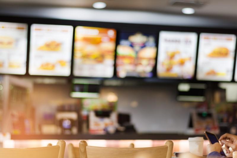 Airport Quick-Service Restaurants (QSR) Market