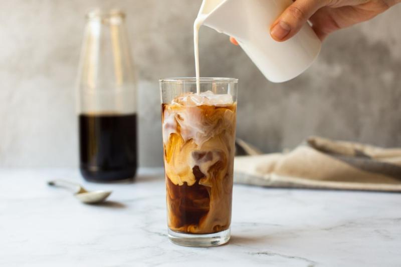 Starbucks Singapore Sells Cold Brew in Mason Jars