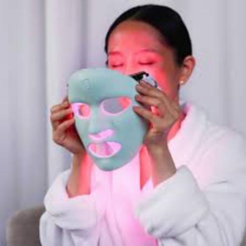 Q-Rejuvalight Pro LED Mask Reviews 2023: Must Read!