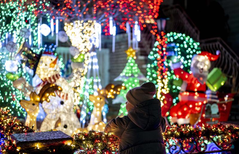 Watch Christmas Lightings In Dallas 2024 2024 Calendar college