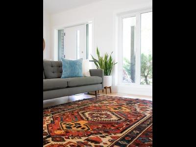 An image of a house after receiving cleaning services from Metla, showcasing impeccable cleanliness and tidiness.