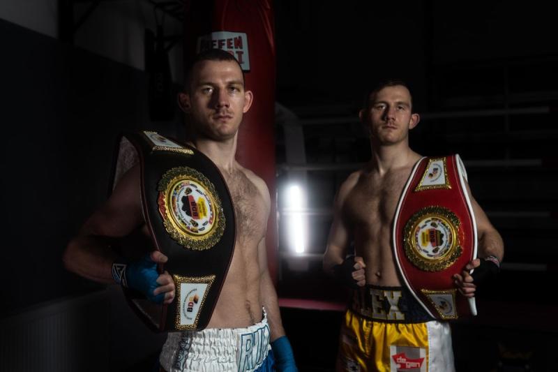 The Hoffmann Twins with their German championship titles (© Hoffmann Twins)