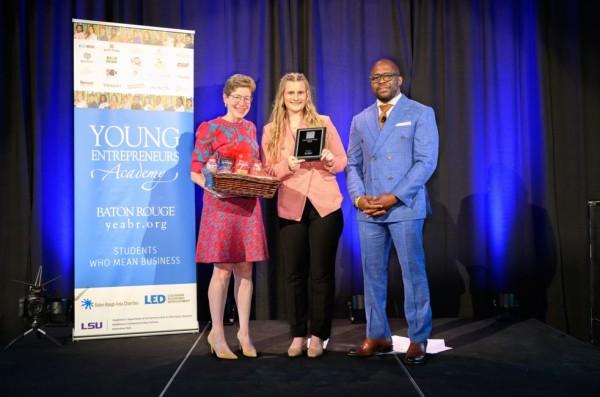 Teen Entrepreneur Wins School Pitch Competition with