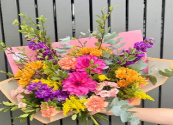 Flower Delivery or Pickup - Buderim florist delivering