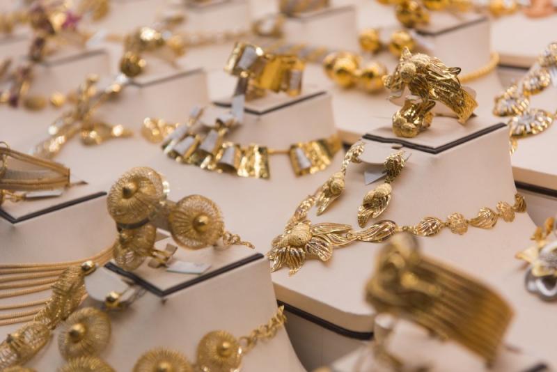 From ingots to jewelry: different forms of gold