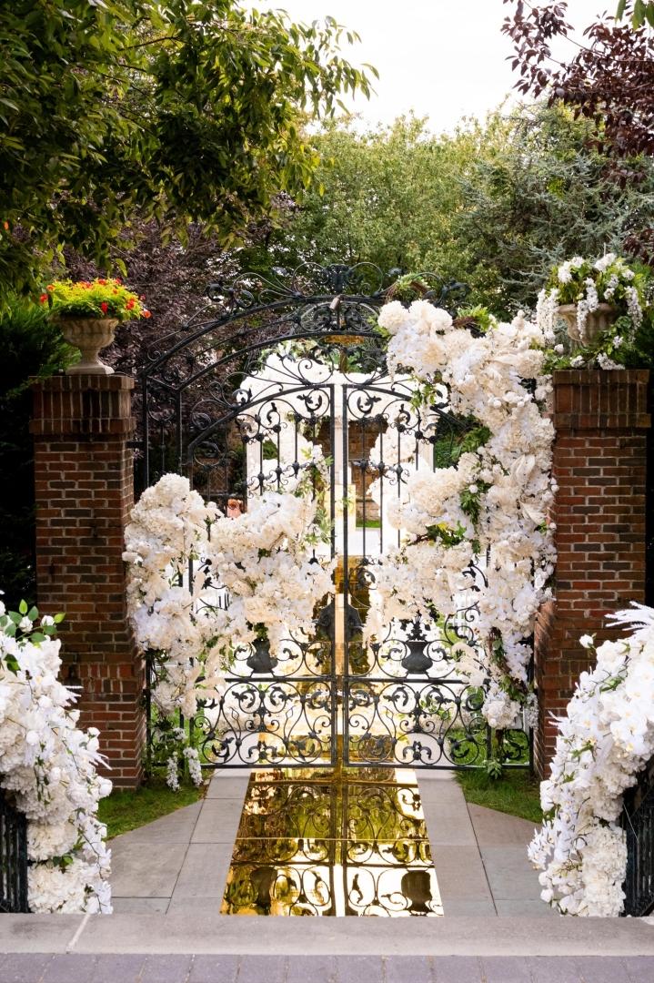 The Inn at New Hyde Park in Long Island Continues to Define Rustic Outdoor Wedding Venues and Experiences