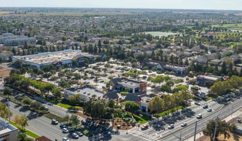 Safeway Shadow-Anchored Shopping Center in Sacramento Metro Sells for $19.2 Million