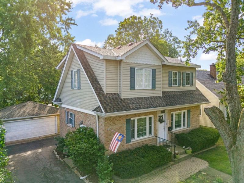 Top Real Estate Agent in Wheaton, Illinois, Lists Move-In Ready Home Walking Distance to Northside Park, Award-Winning Schools, and Illinois Prairie Path