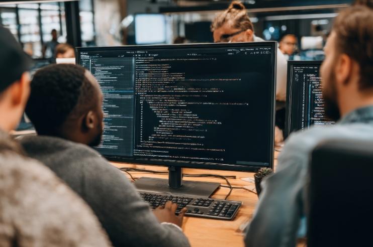Software Engineering Jobs Market in 2025 and What to Expect in 2026