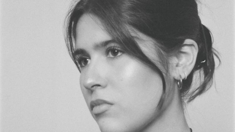 Sofia Sampaio Blends Brazilian Rhythms with 90s Rock Sensibilities in New Pop Anthems