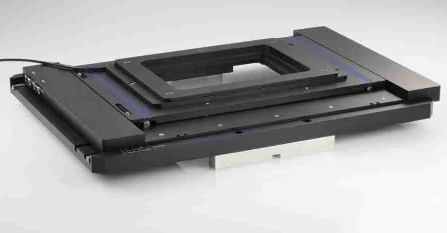 The combined stage, consisting of a motorized XY stage with a travel range of 100 x 75 mm and a Z stage for specimen scanning