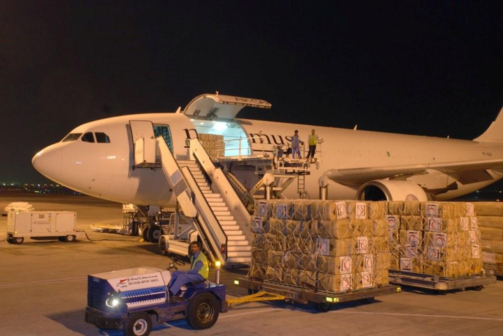 loading of the UAE Red Cresecent relief supplies Maximus A300-600RF in Abu Dhabi bound for Chengu, PRC