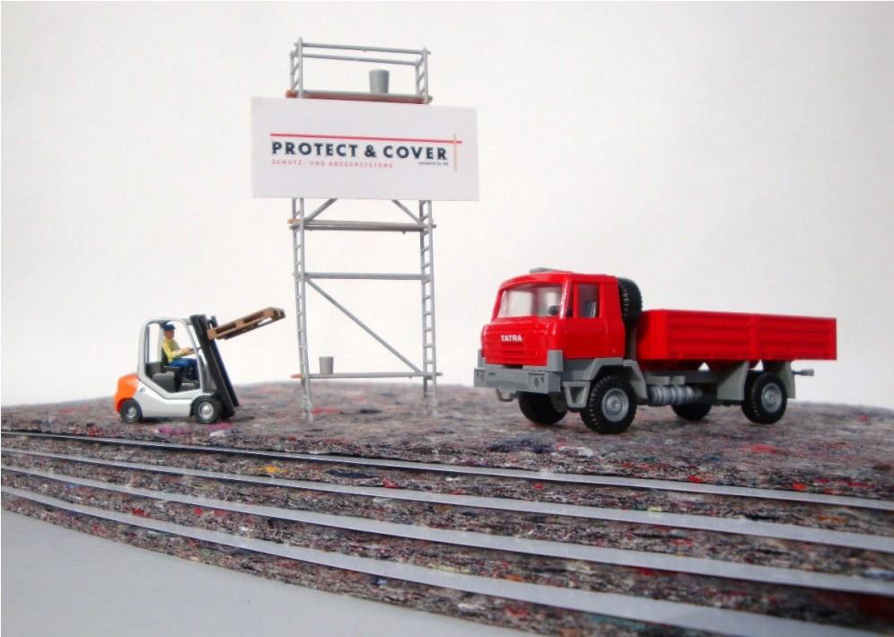 Protective Cover HAMMERFEST replaces Particle-, OSB-, Wood Board on Non-Woven Sheets