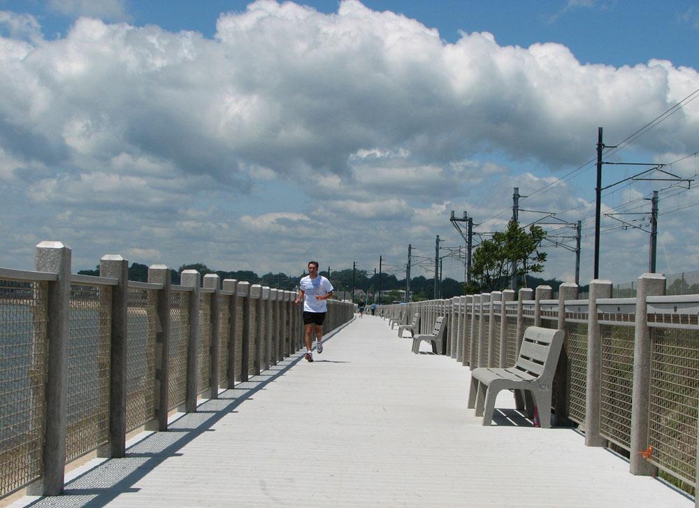 Site co-editor P.A. Smith jogging on the Niantic Bay Boardwalk, Niantic, CT